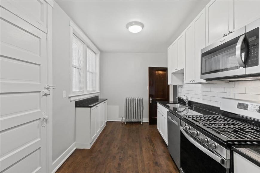 2520 W Belle Plaine Ave – photo 4
