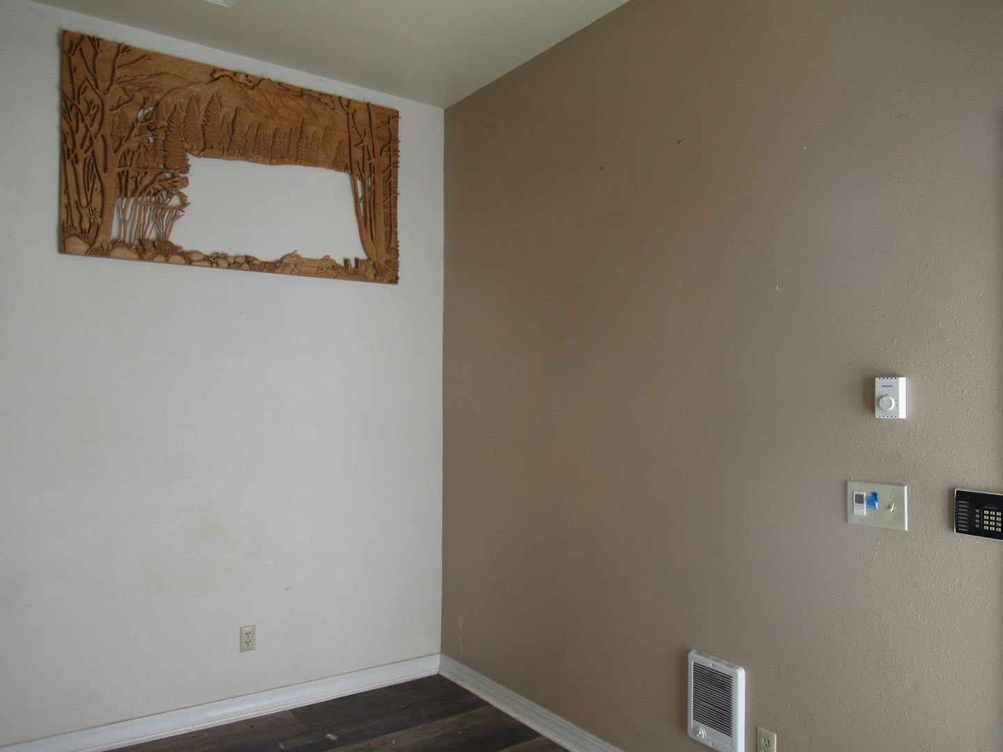 Spacious 1 Bedroom 75 Bathroom Mil Apartment All Utilities Included – photo 2