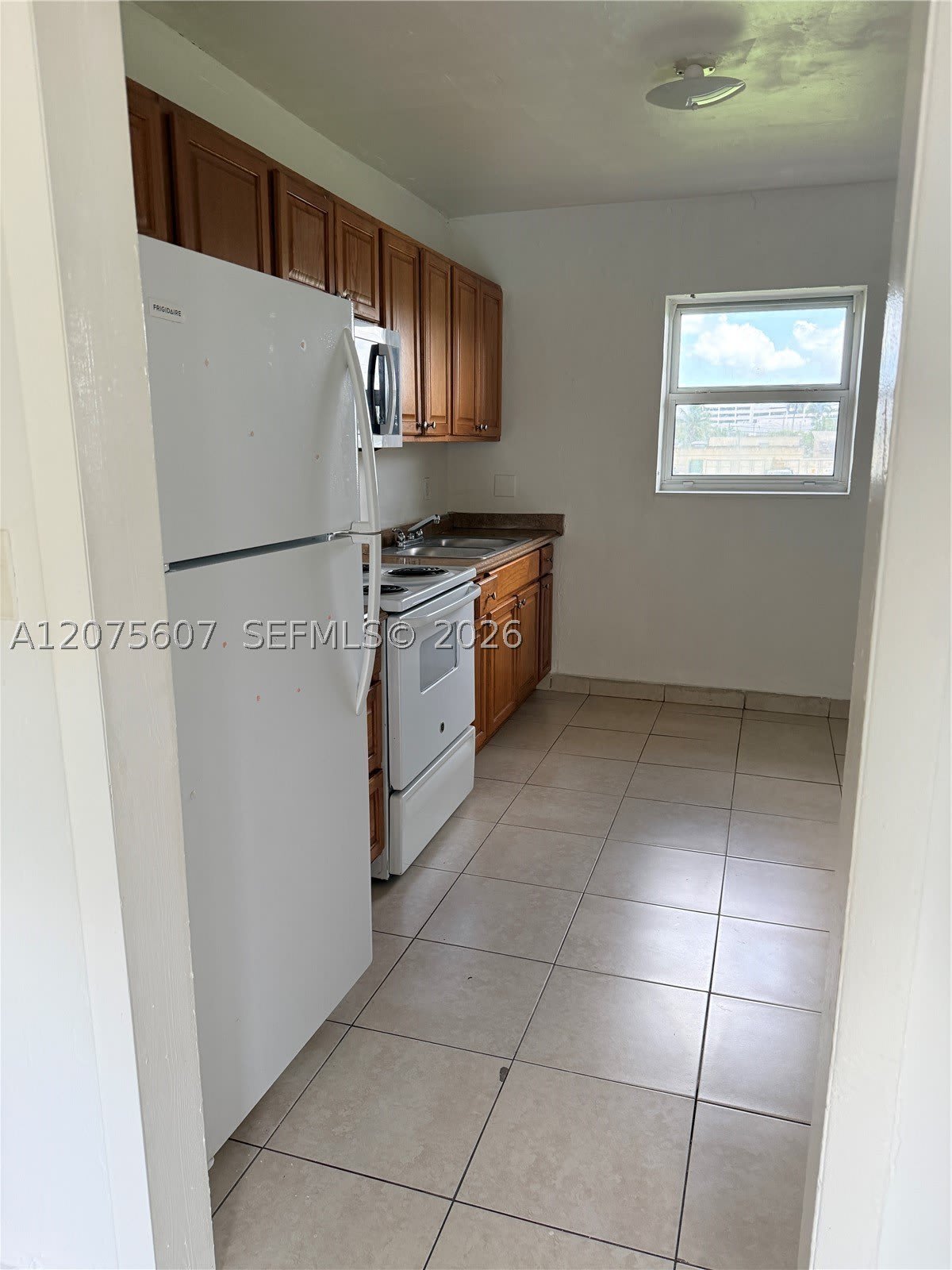 520 SW Krome Ter – photo 5