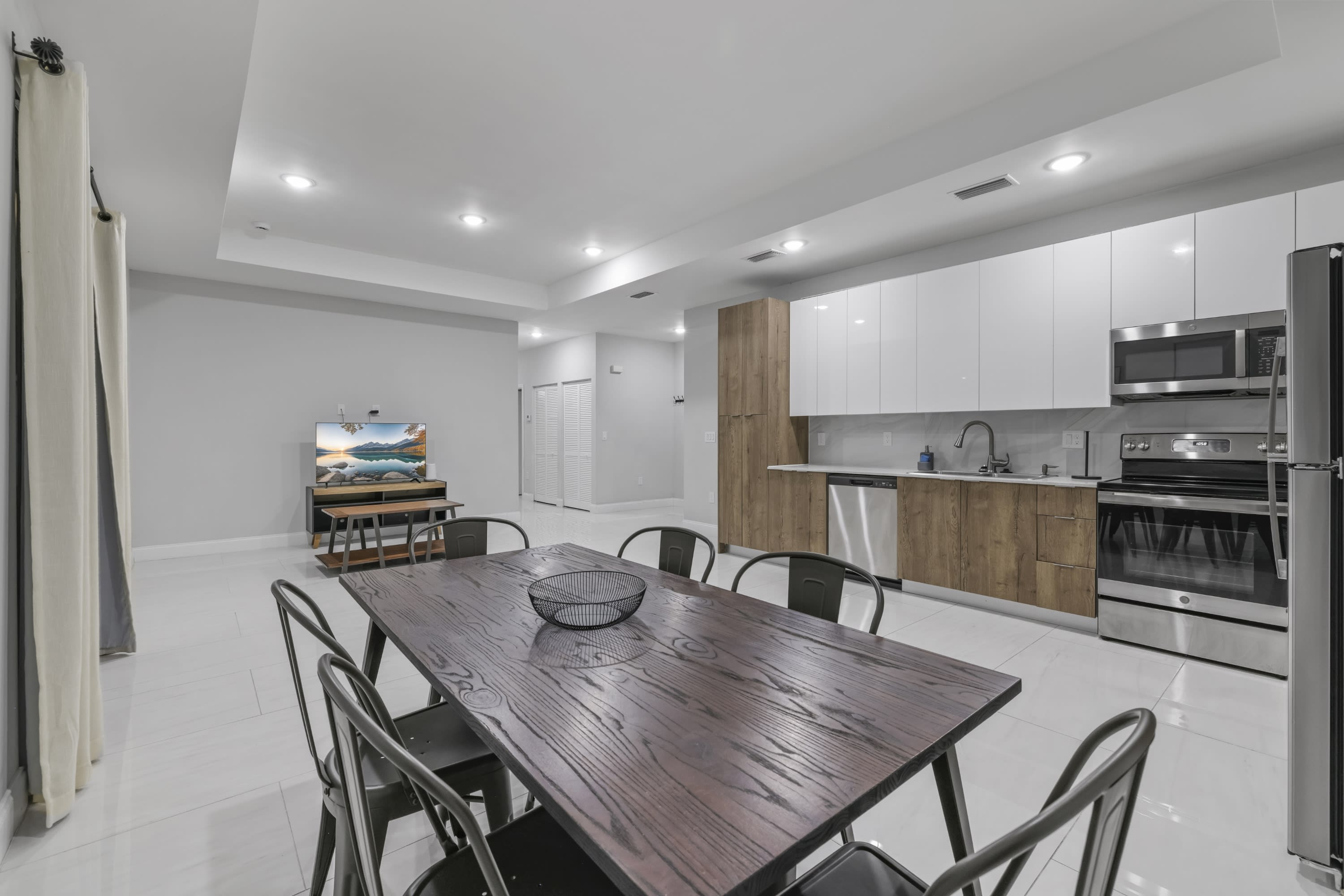 2906 65Th Street West – photo 5