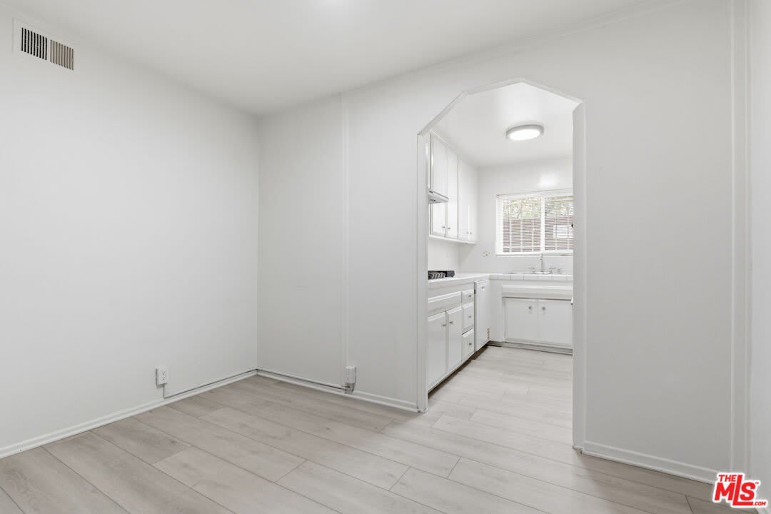 2332 S Beverly Glen Blvd – photo 3