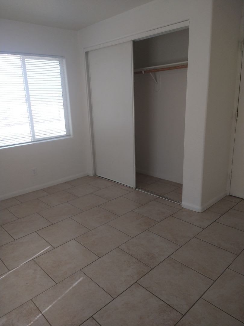 Nice and Quite 1 bedroom 1 bath with Bonus room – photo 4