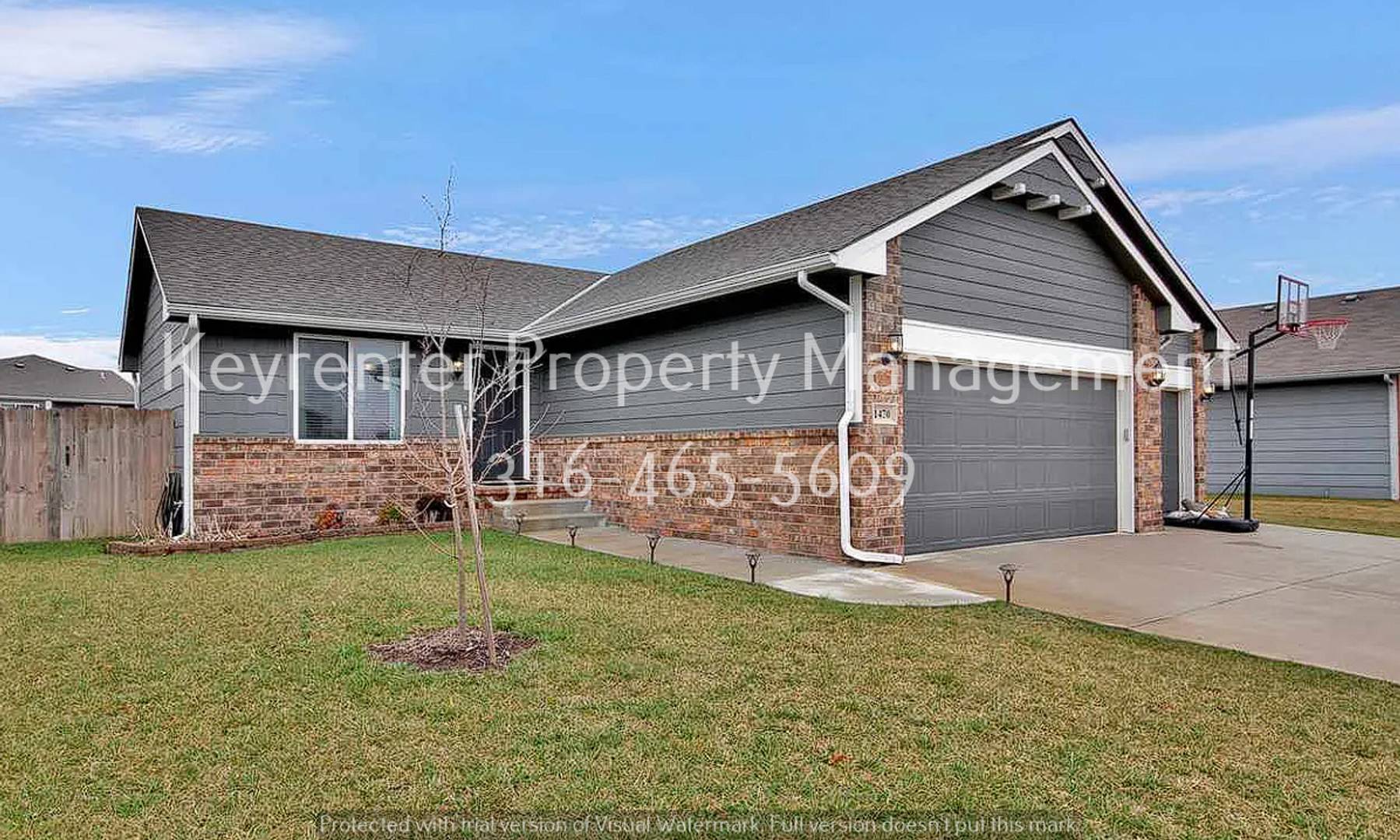 AUGUST is FREE!! Beautiful 3 Bed 2 Bath In Quiet Neighborhood – photo 1