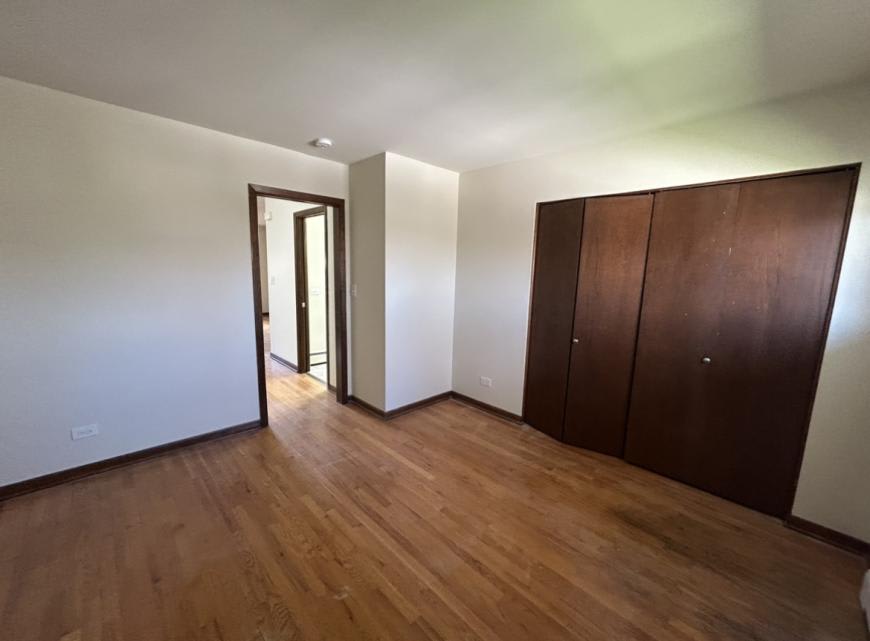872 N Milwaukee Ave – photo 4