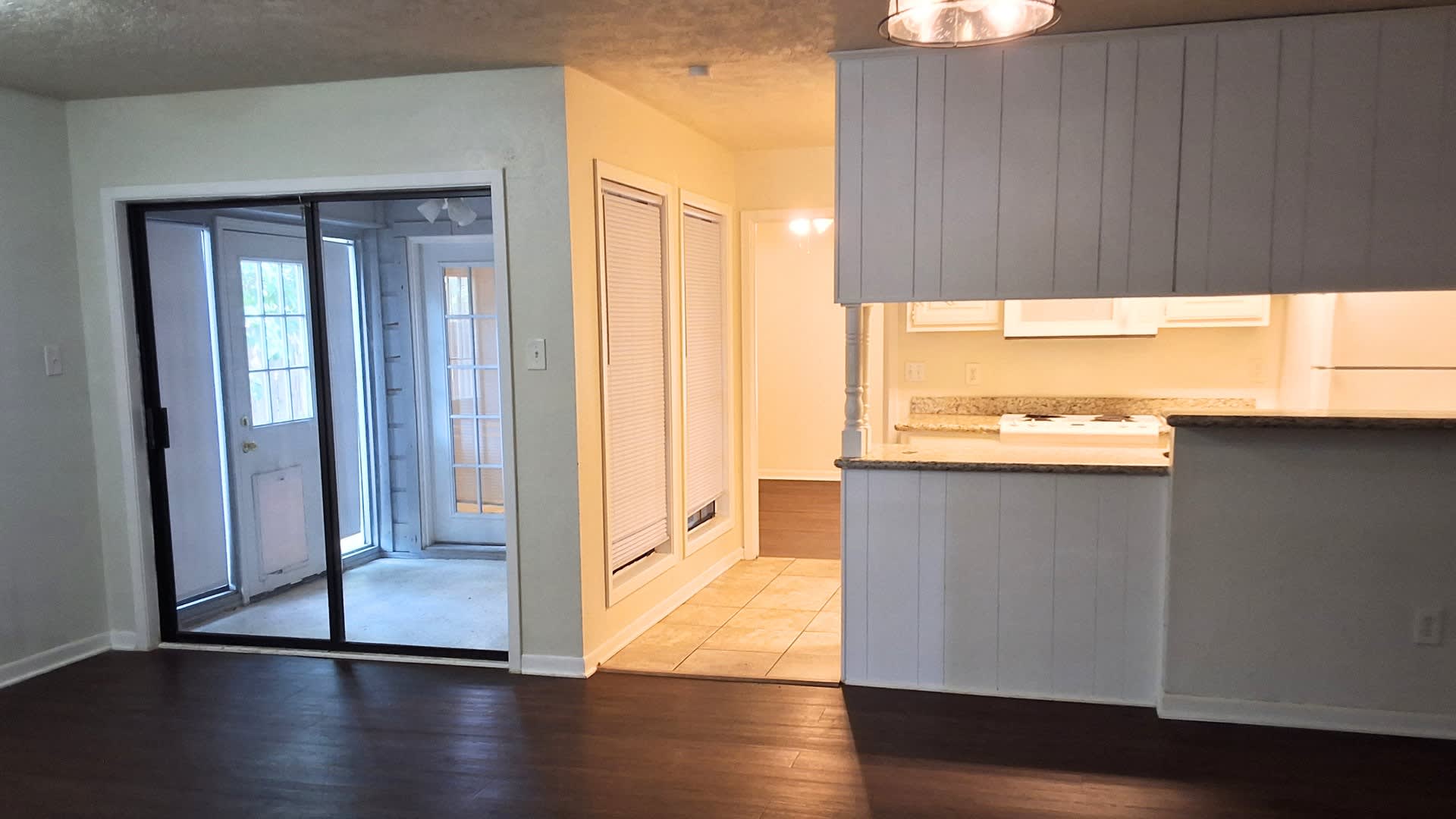 629 West Ridge Dr **Ask about our NO CASH DEPOSIT option!** – photo 4