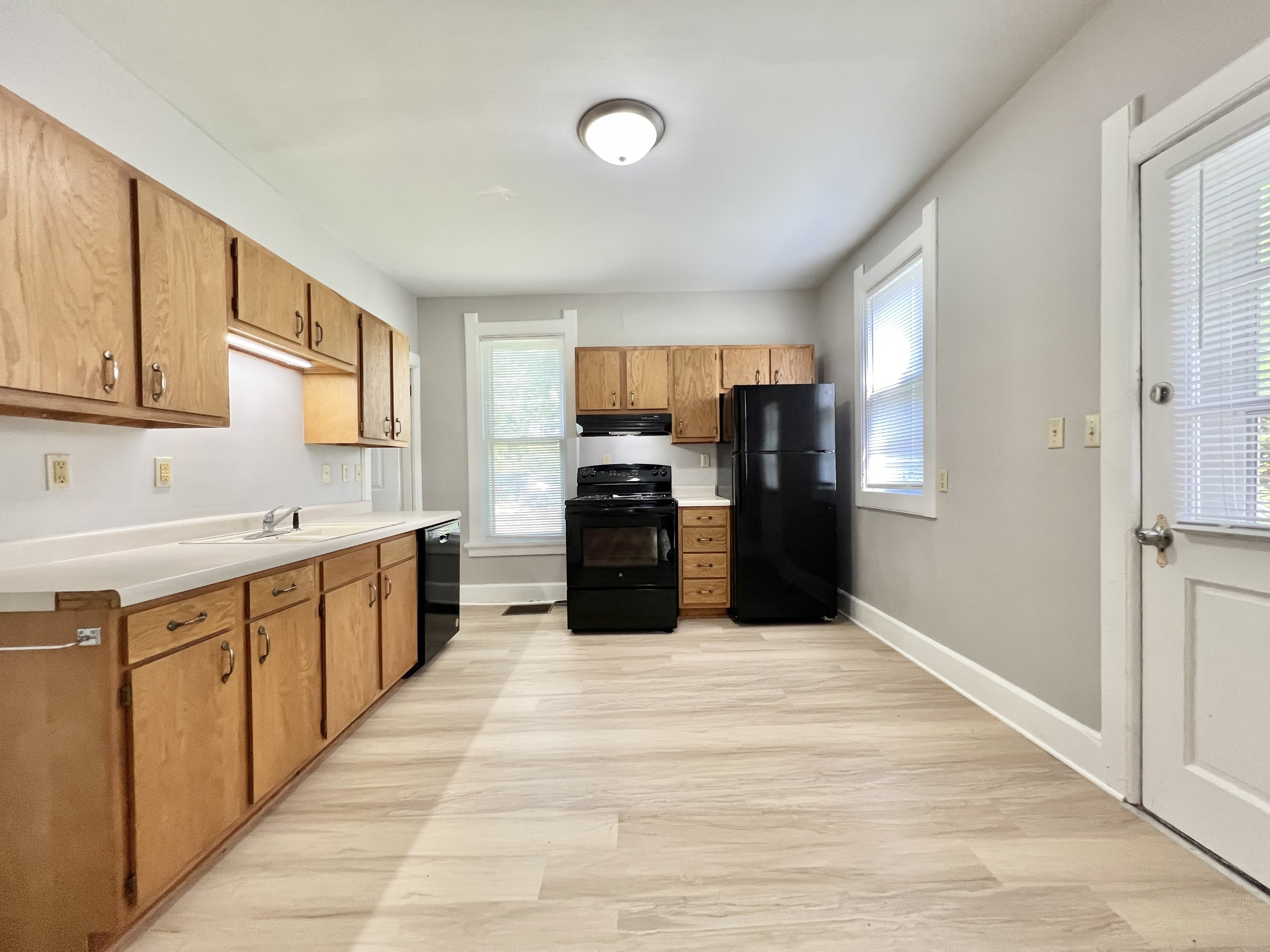 28 North Atwood Avenue – photo 1
