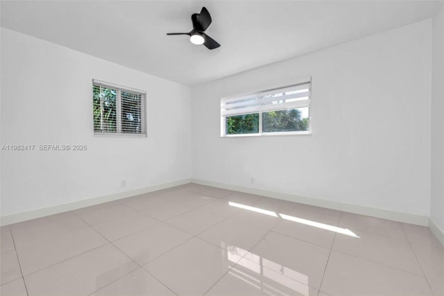 104 SW 7th St – photo 3