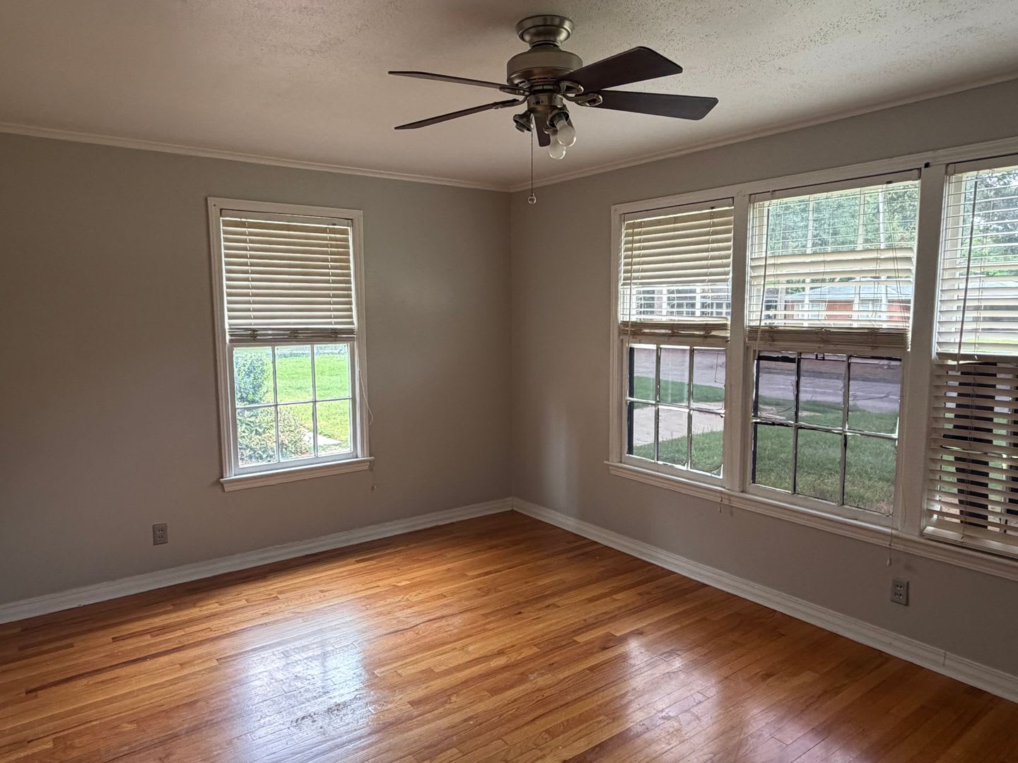 Beautiful 3 Bedroom Home in Broadmoor – photo 5