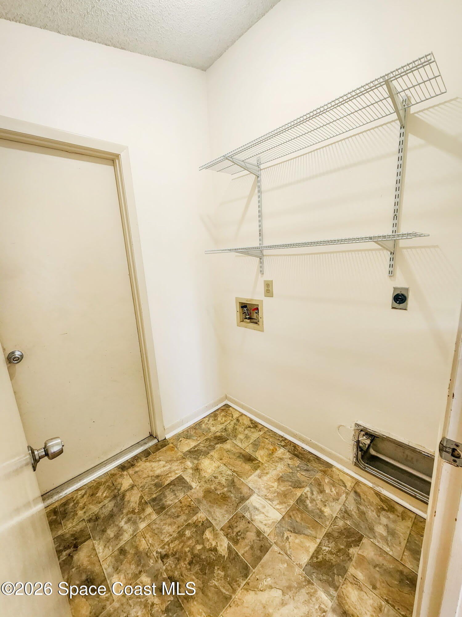 821 Hawaii Avenue NW – photo 2