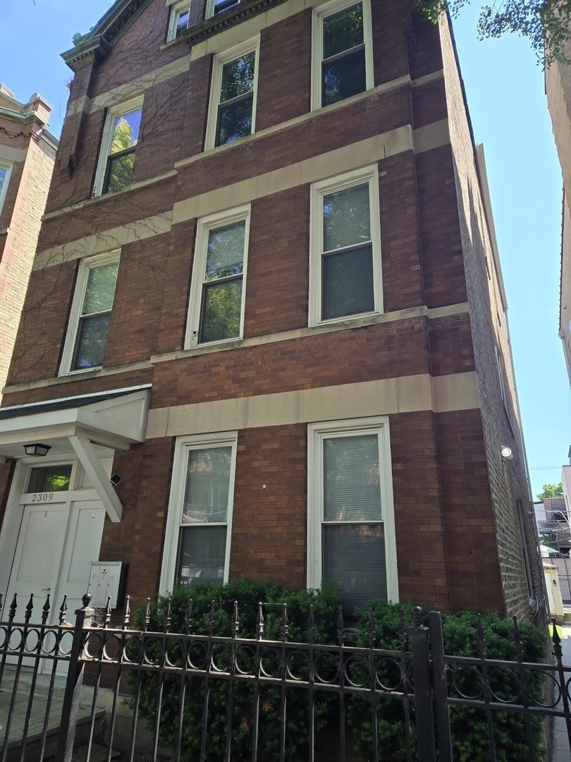 2309 N Leavitt Street – photo 1