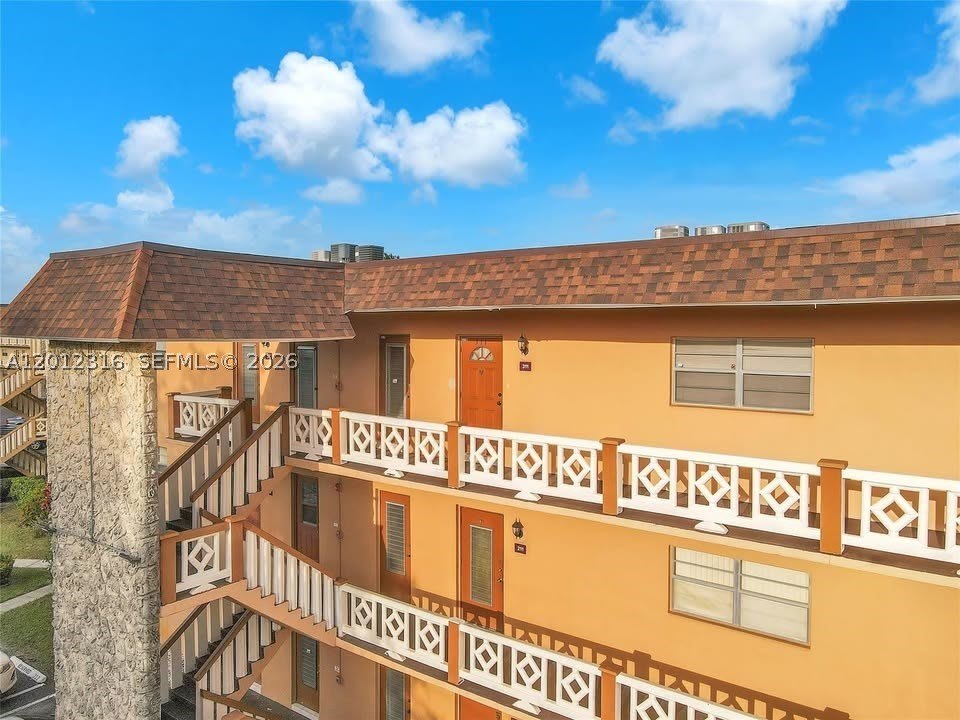 5031 W Oakland Park Blvd – photo 1