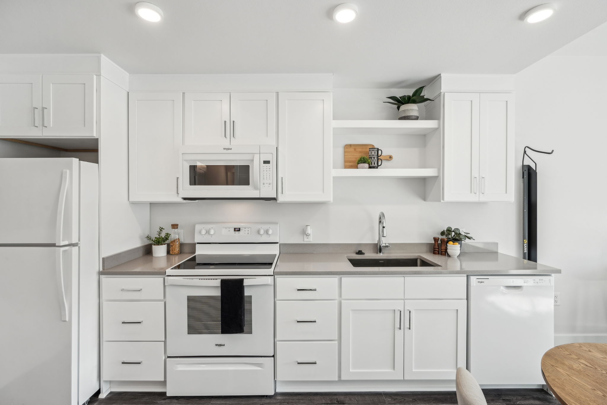 AVIVA Apartments – photo 3
