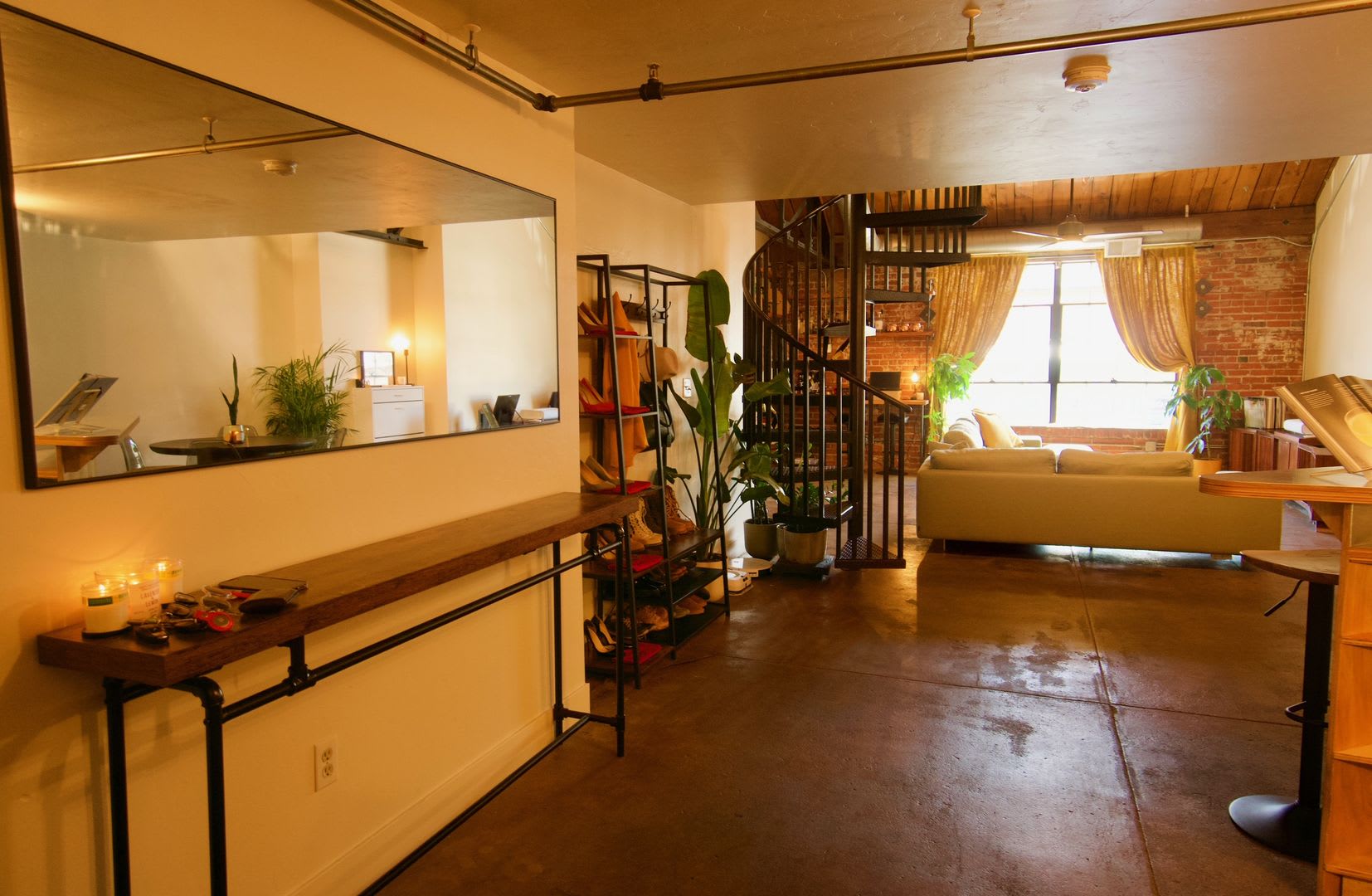 2 Weeks Free If Lease Signed Move In By 9 4 26 Beautiful Bright Open Denver Condo Great Location Garage Parking – photo 2