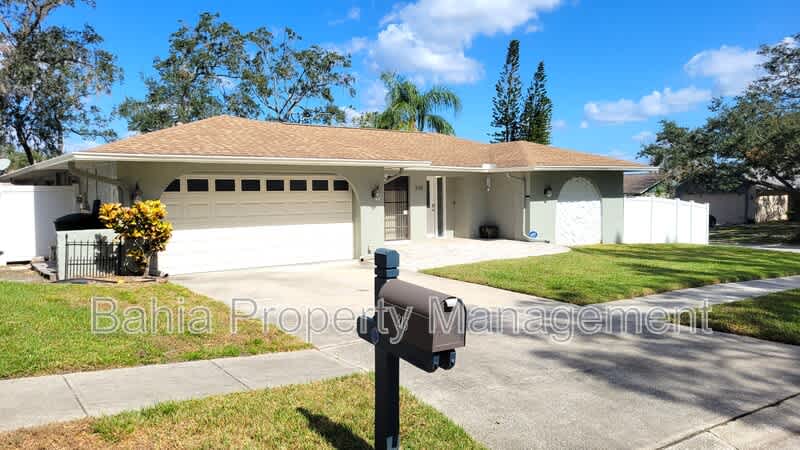 215 Meadowcross Dr – photo 2