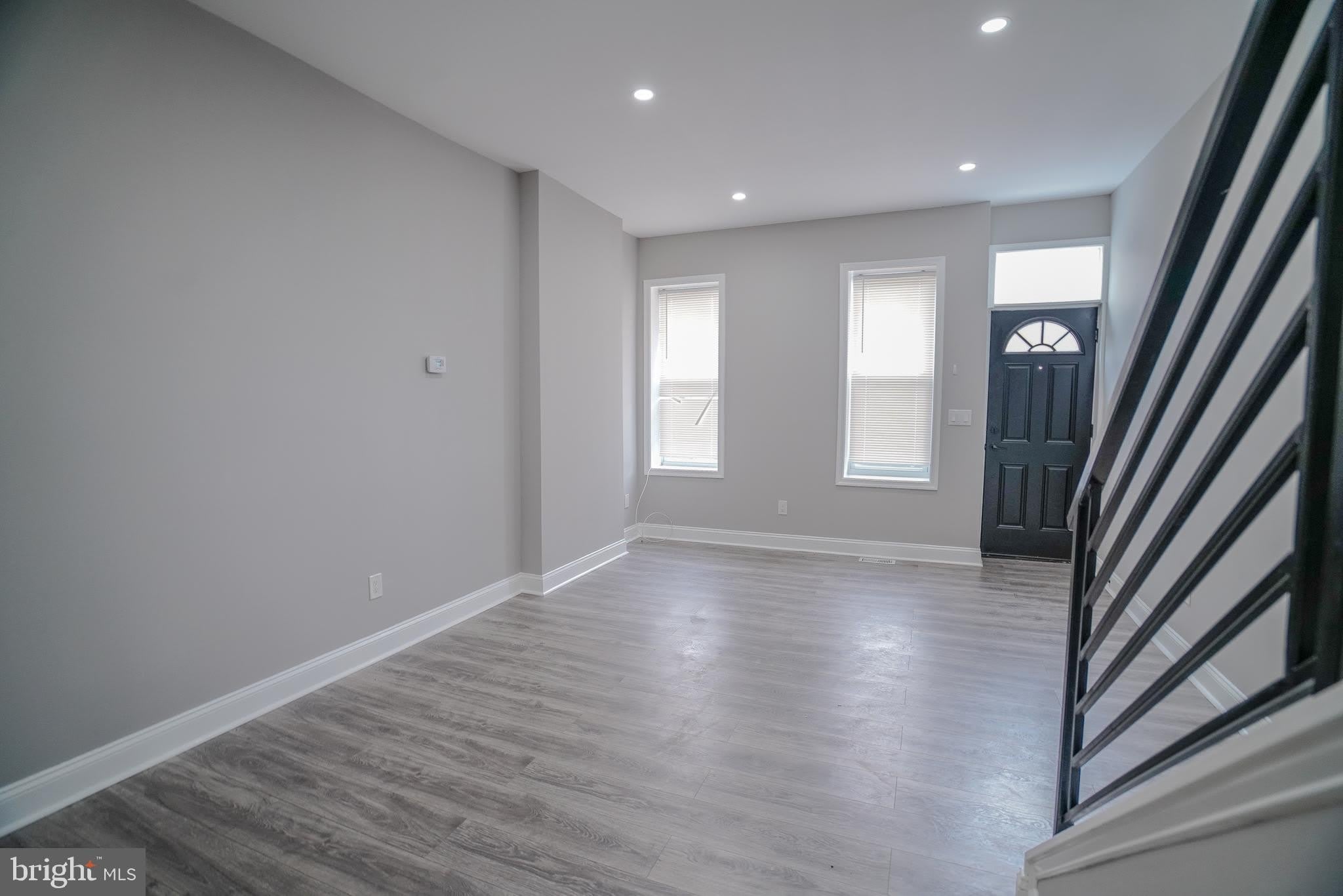 1535 W SELTZER Street – photo 3