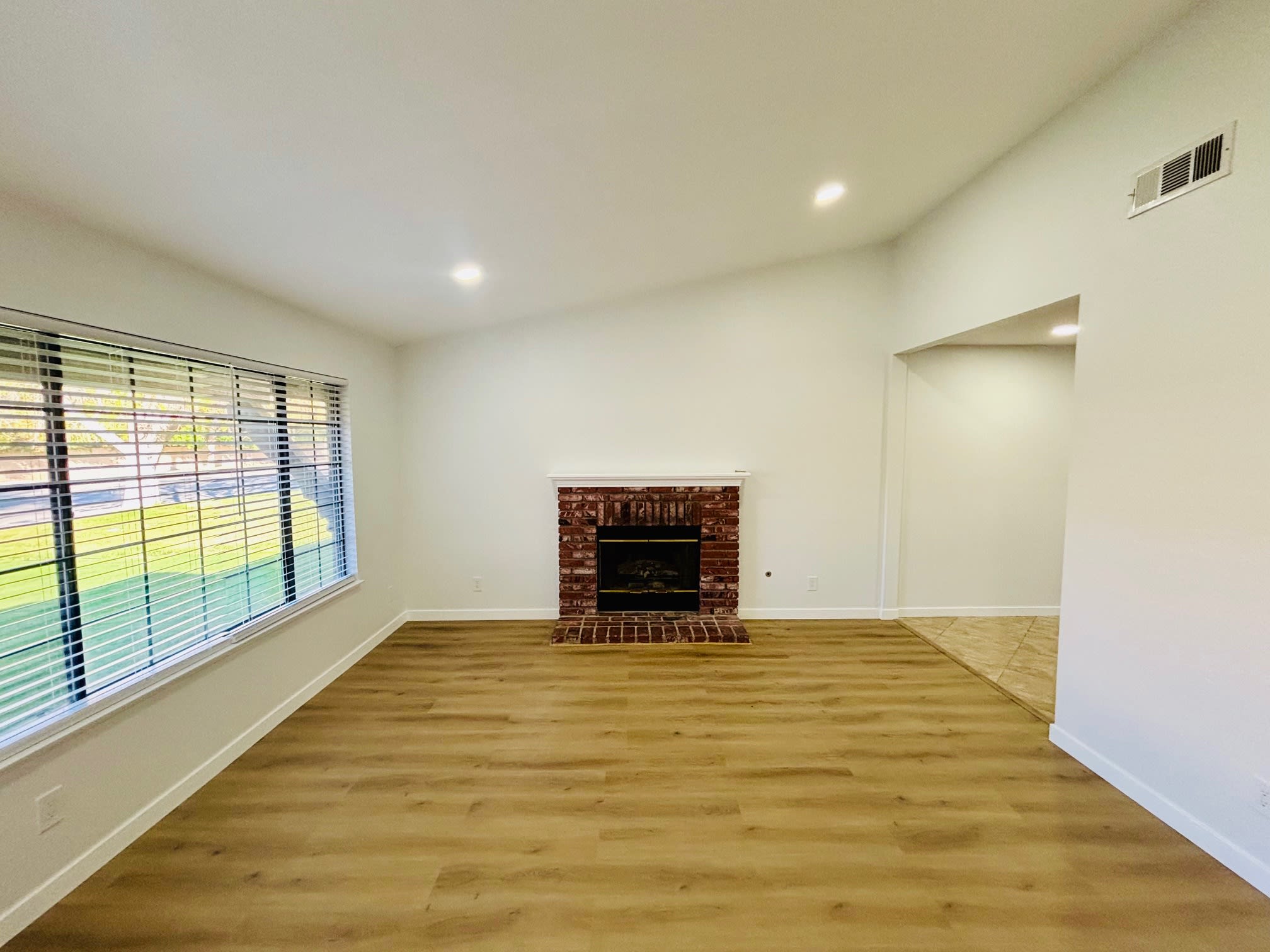 2730 W Ave K 4 – photo 3