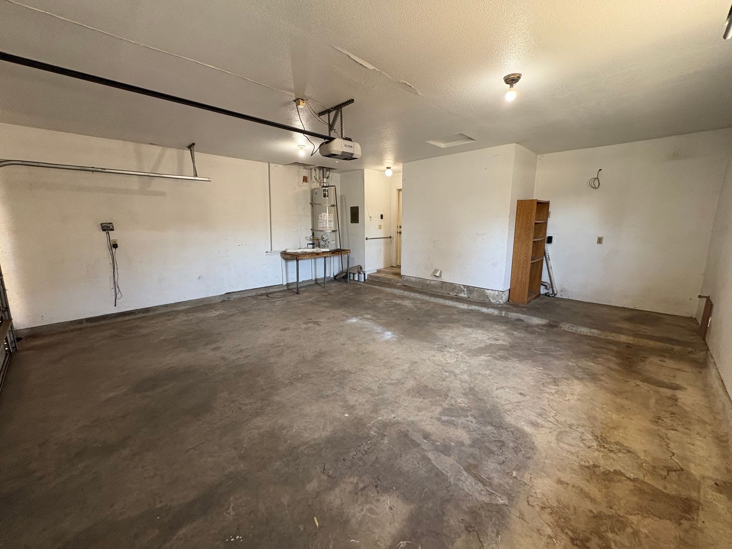 Spacious home in Tulare Rent Ready! – photo 3