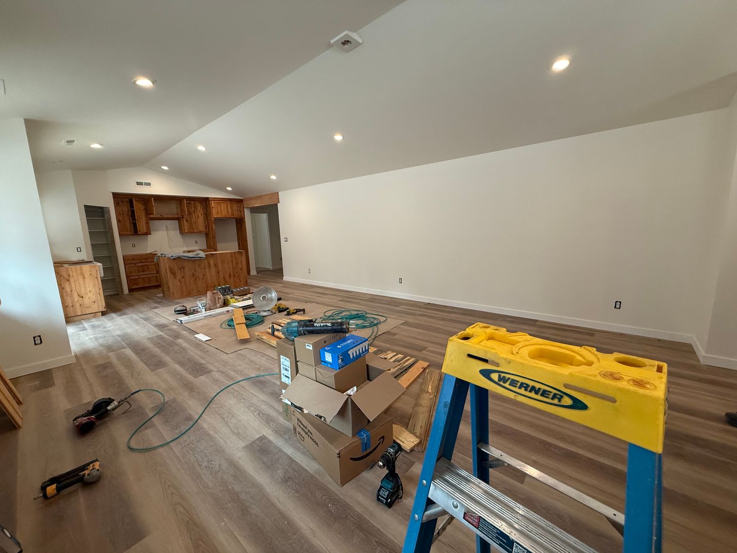 Custom Home on 1.6 Acres – photo 2