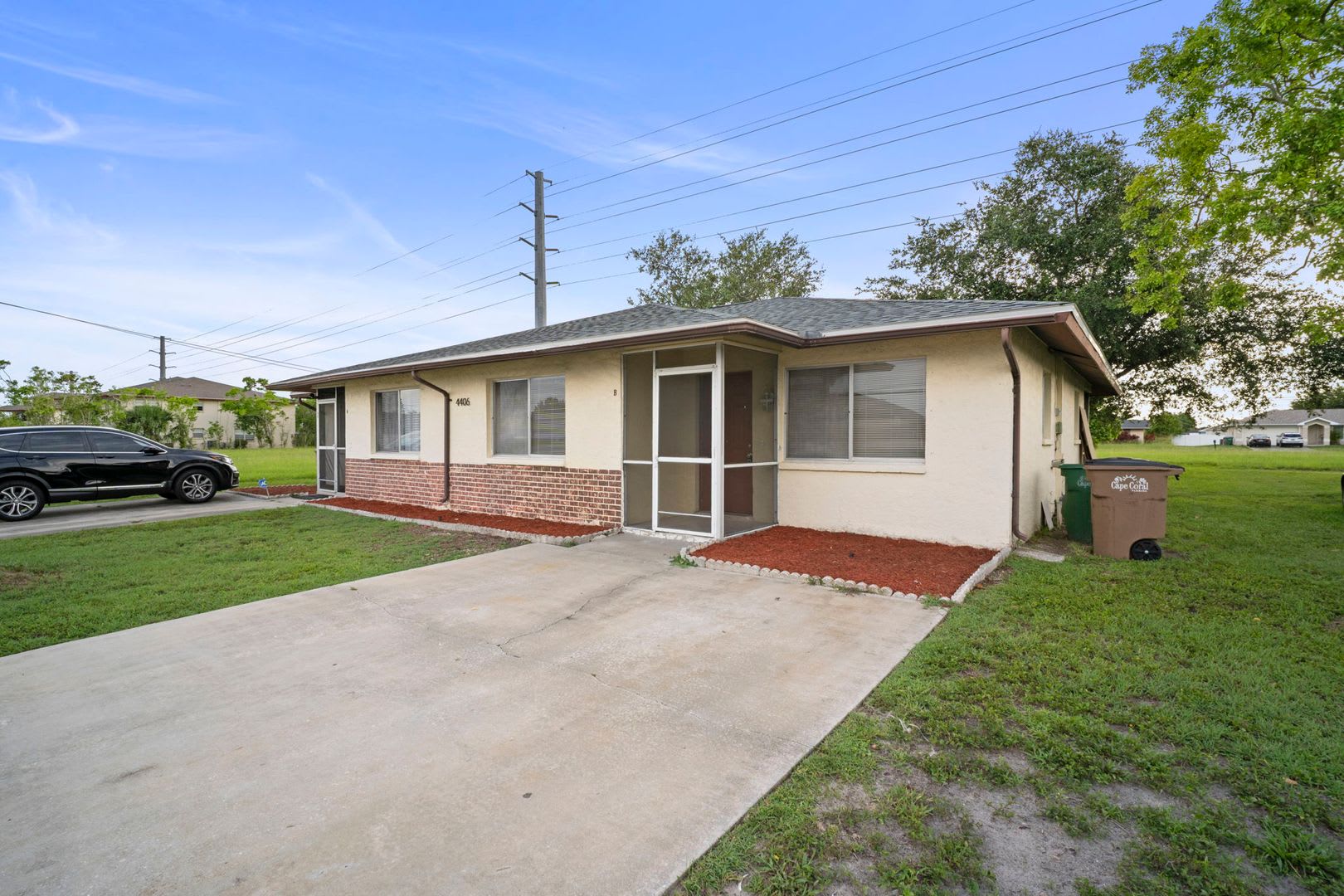 Beautiful 2 Bedroom 2 Bathroom Apartment Perfectly Located In Cape Coral – photo 2