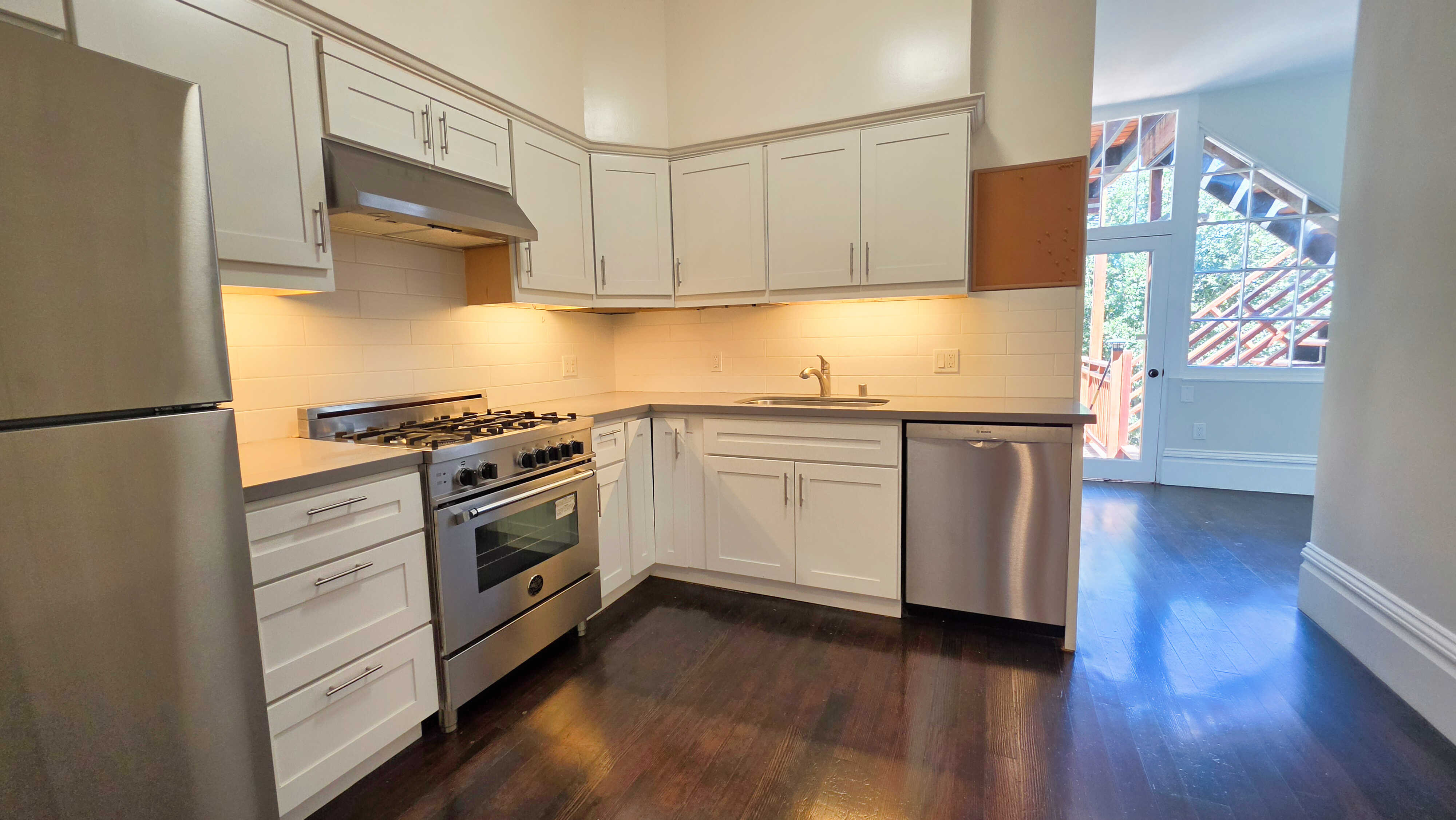 544 Lyon Street – photo 2