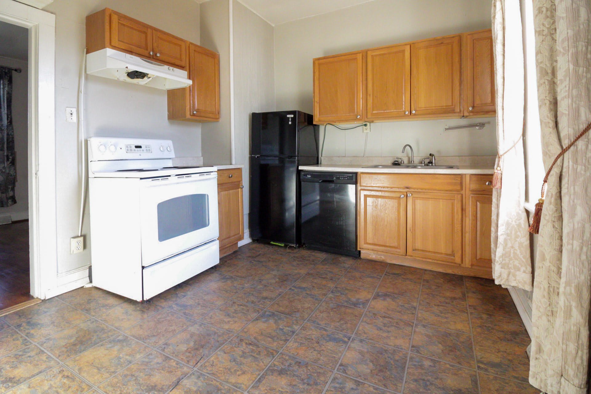 400 N 3rd Ave – photo 2
