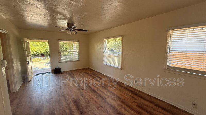 1541 Olive St – photo 4