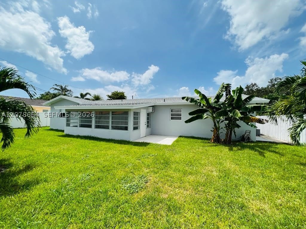 1931 NE 55th Ct – photo 5