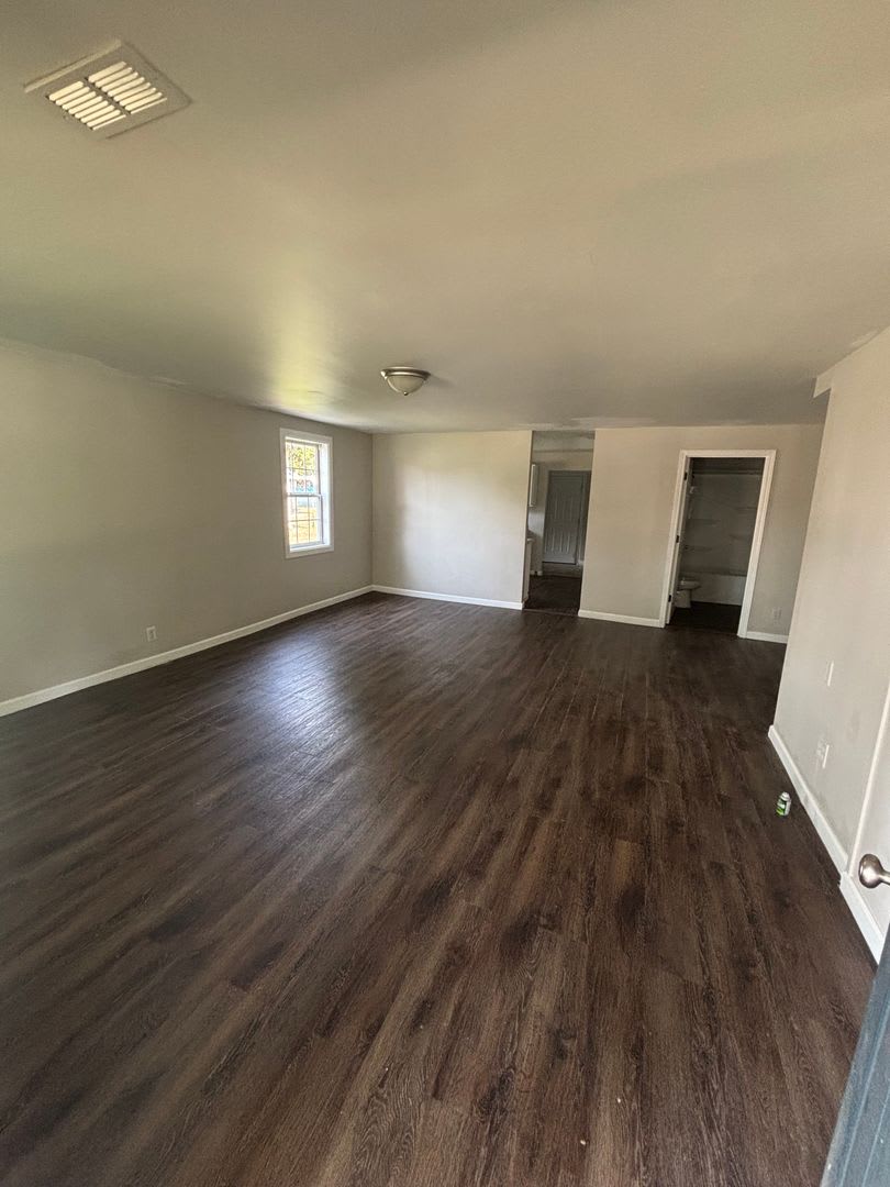 Charming 3-Bedroom Home Near Historic C-Street – photo 2