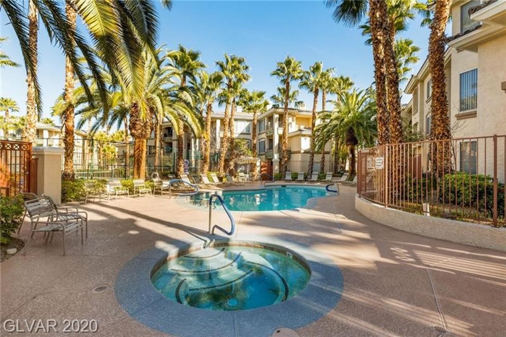 Spacious 3-Bedroom Condo in Guard-Gated Community with Garage – photo 3