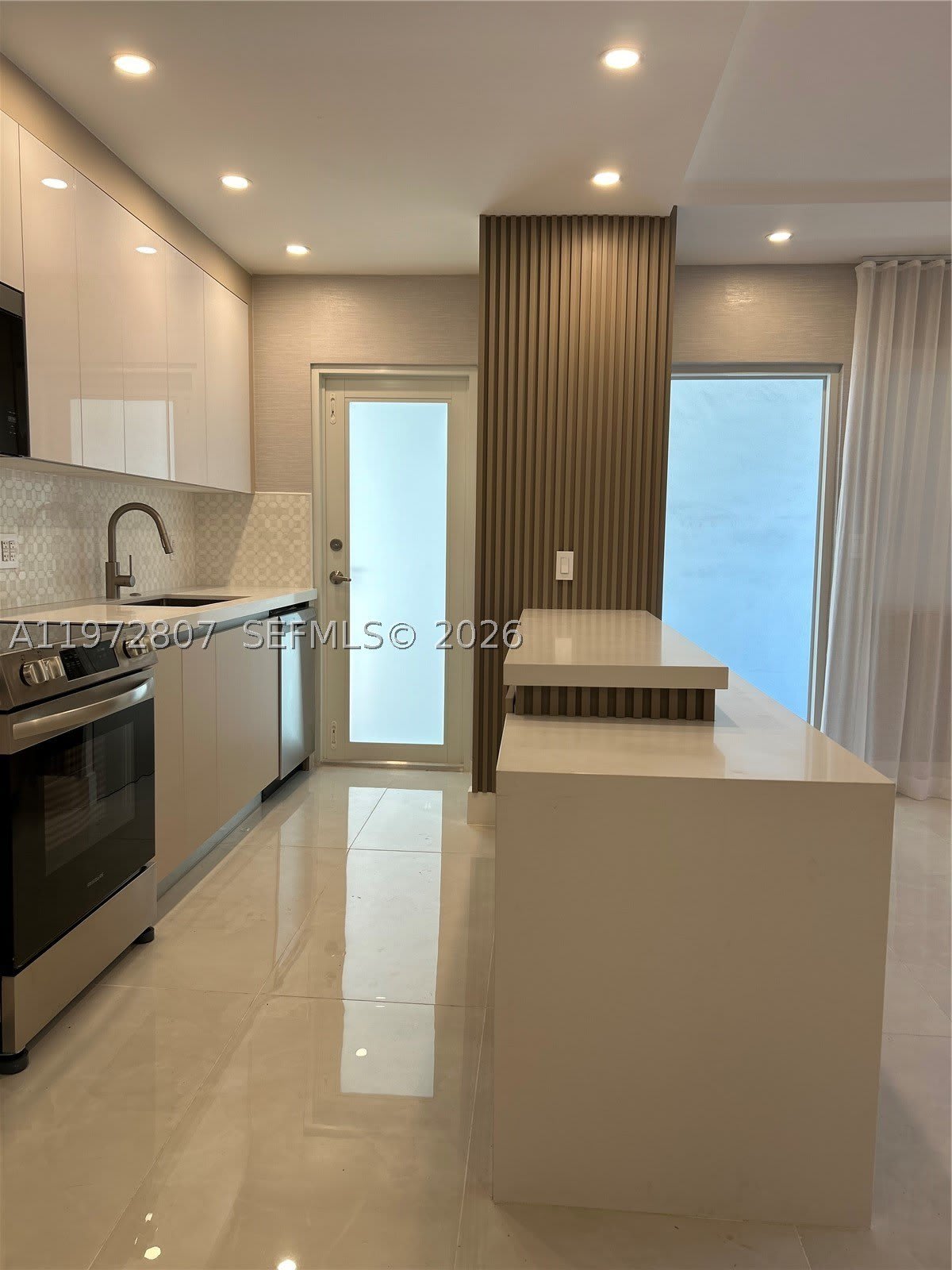 2430 NE 135th St – photo 4