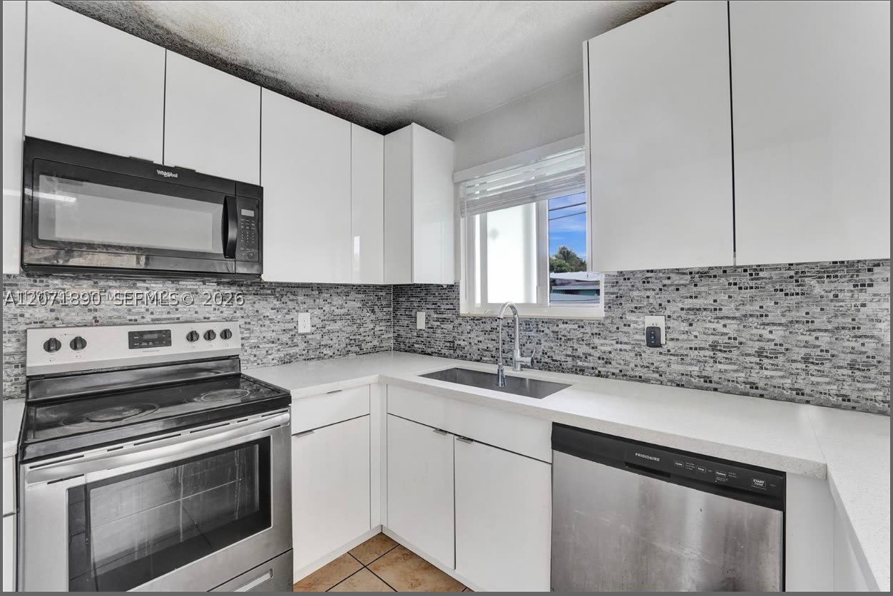 1154 NW 103 Street – photo 2