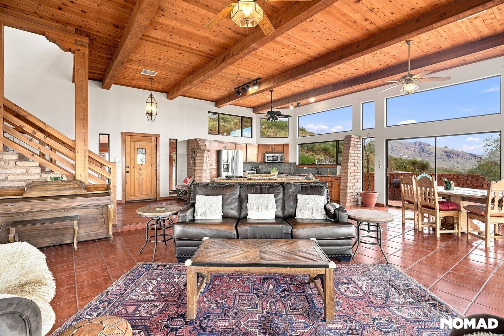 Executive Home in Soledad Canyon with Unparalleled Views – photo 5