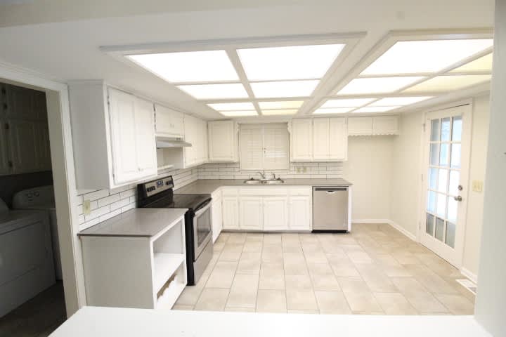 2436 Huntleigh Dr – photo 3