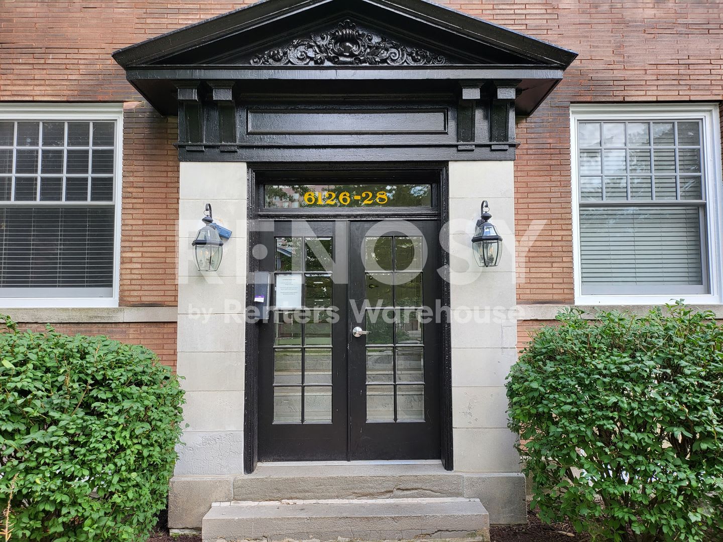 Two Bed One Bath condo for rent in great central location – photo 3
