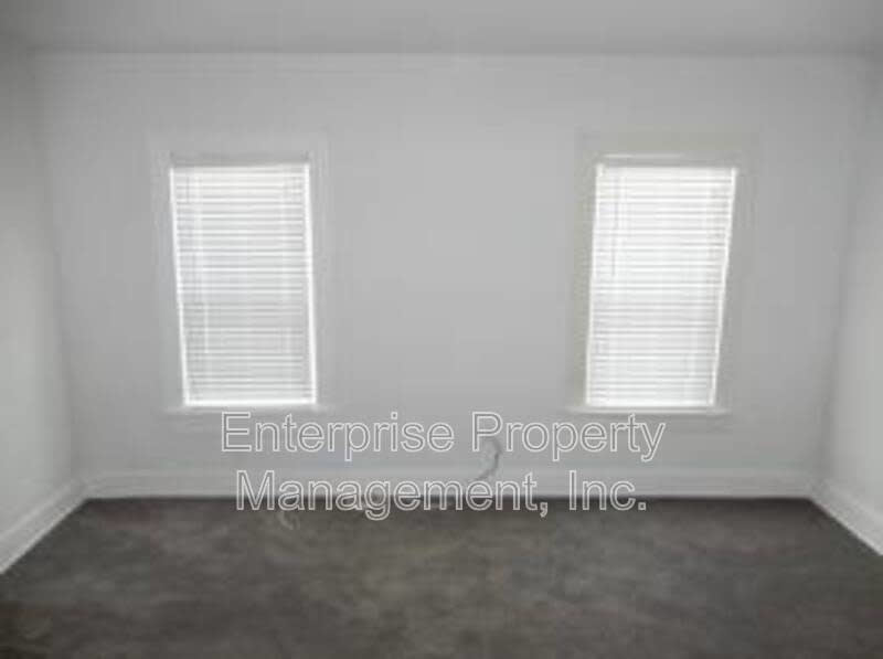 2360 Forest Ave – photo 5
