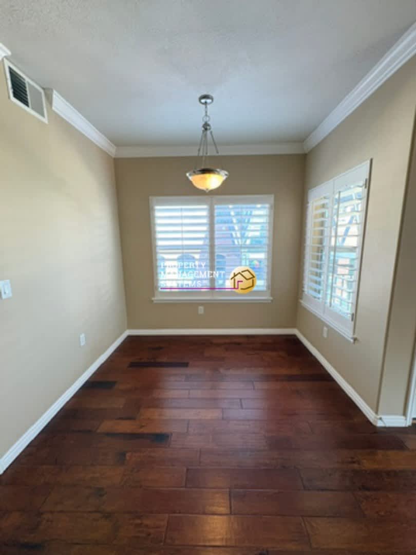 2 Bedroom Condo In Gateway – photo 4