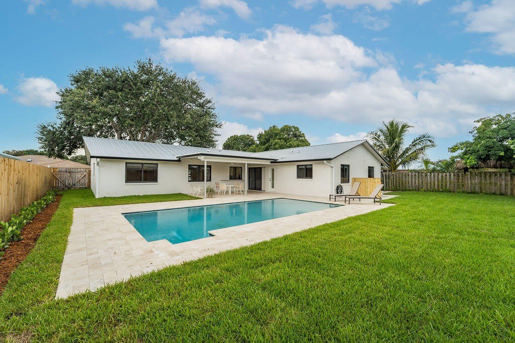11910 Butternut Street – photo 4
