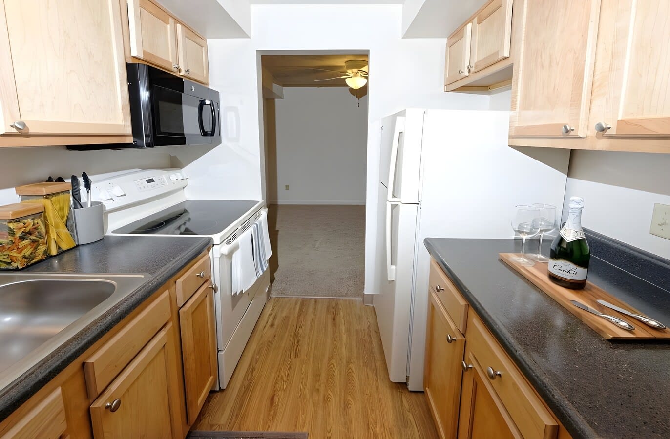 French Court Apartments – photo 1