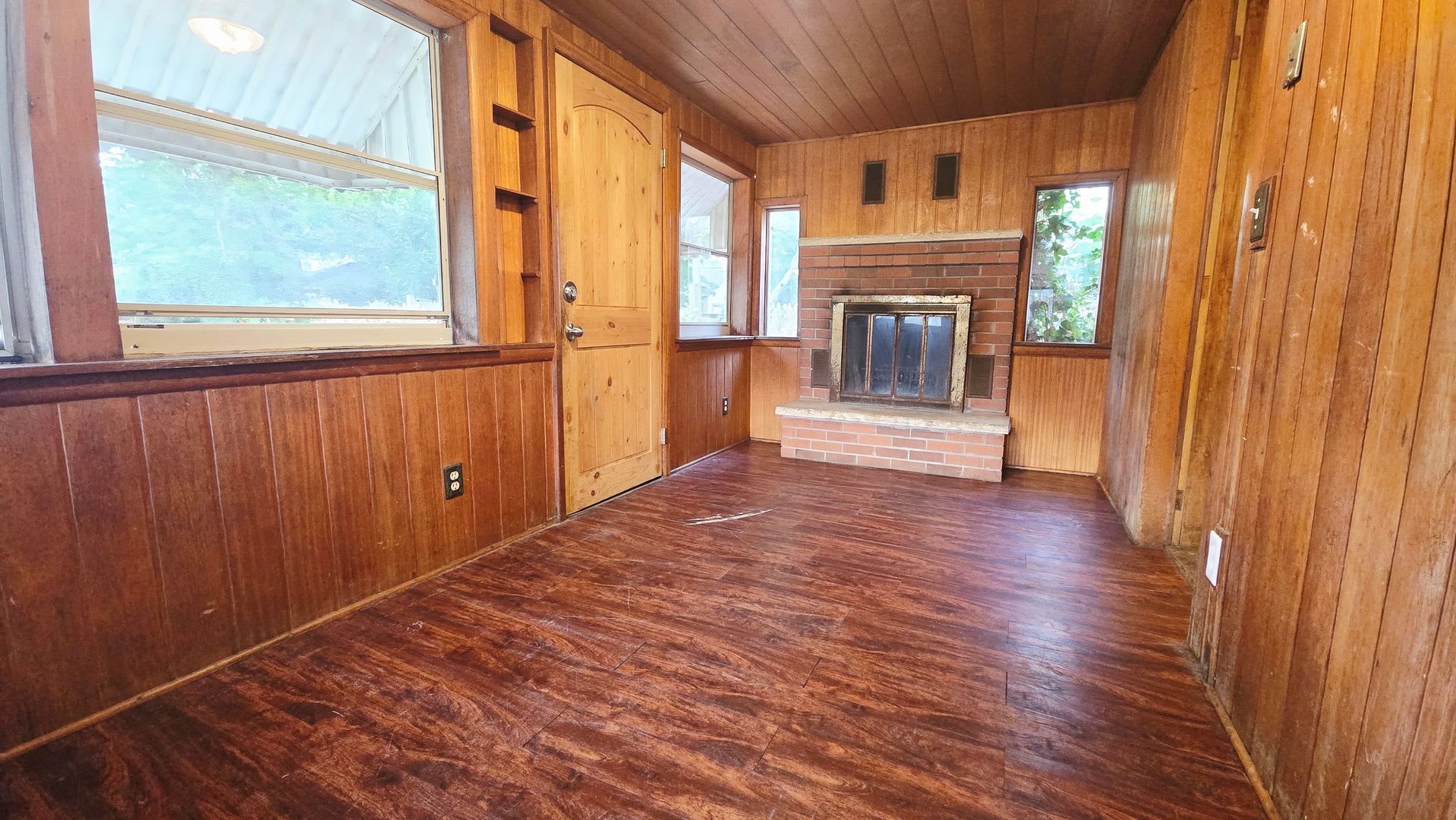 3 Bedroom 1 Bath House with Detached Garage – photo 4