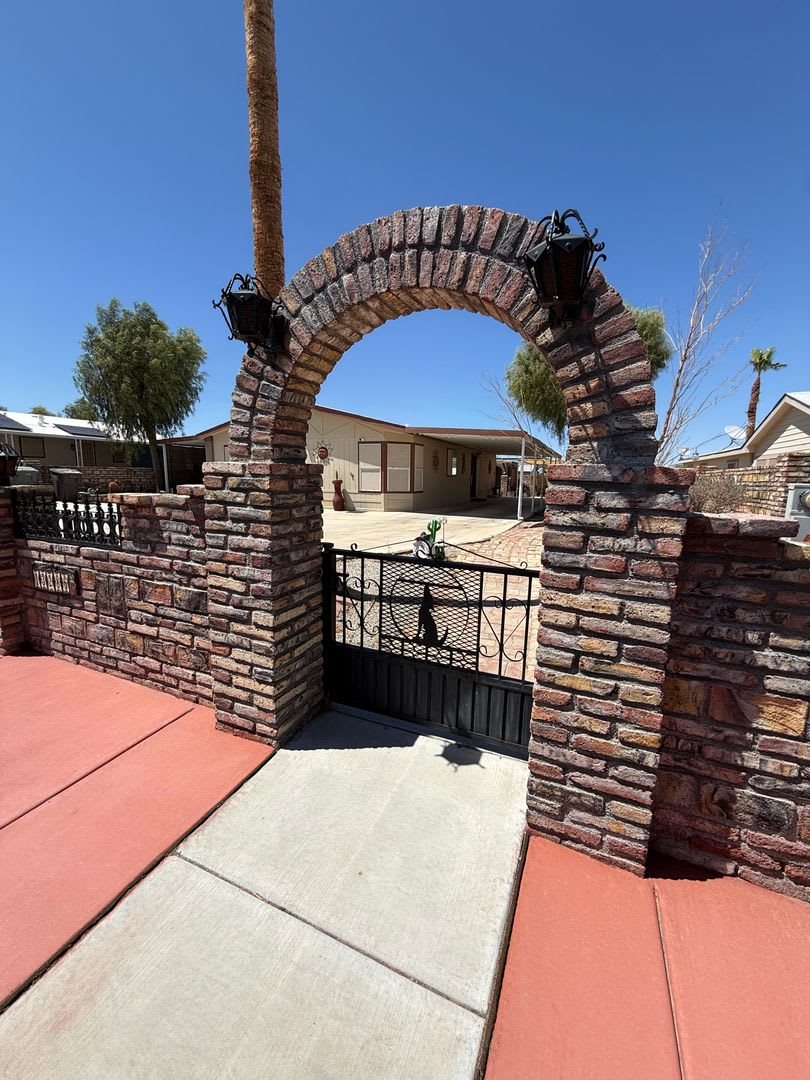 Two Bedroom w/Guest House in Foothills! – photo 2
