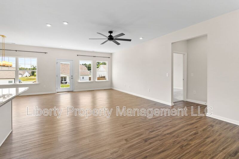 433 Troy Dr – photo 4
