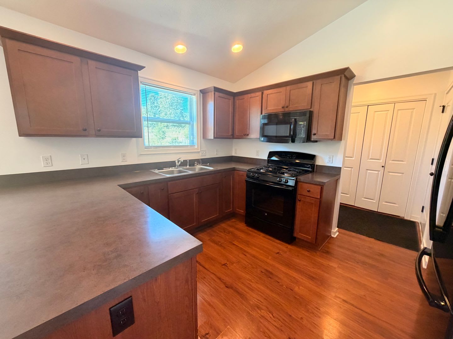 Multi Level 4 Bedroom Home In Kentwood – photo 4