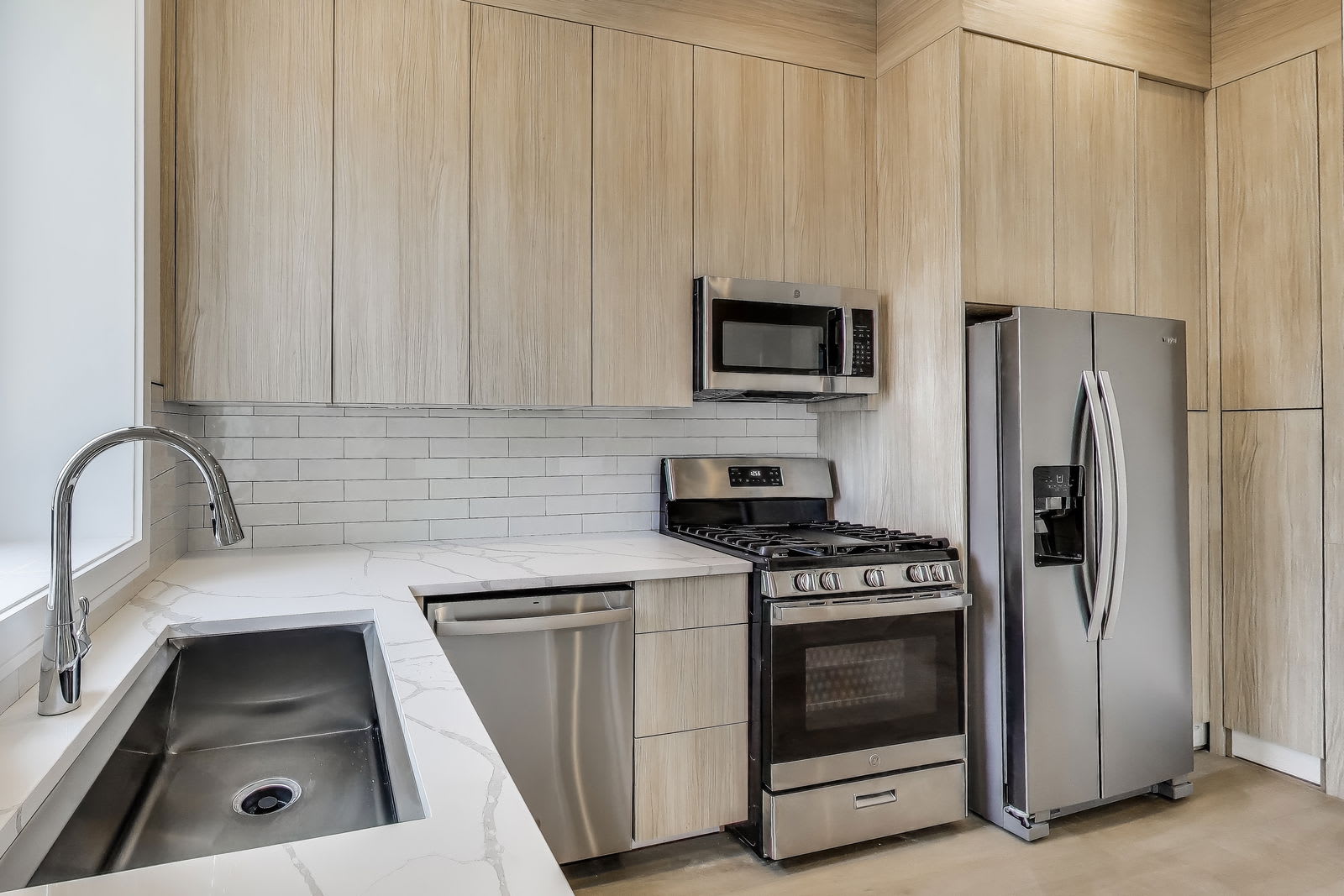 2023 North Drake Avenue – photo 4