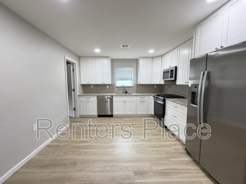 711 North Main Street – photo 2