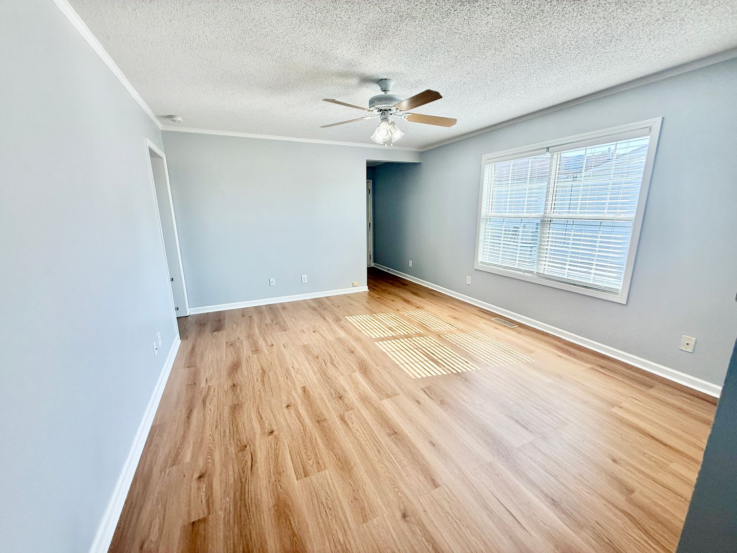 Three bedroom 2 bath single family home – photo 3