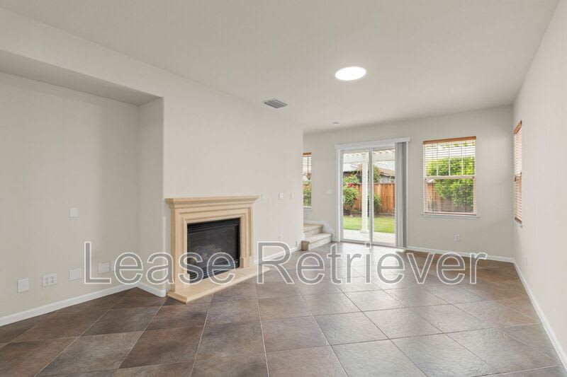 223 W Prosperidad Way – photo 4