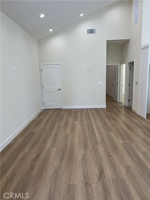 12243 Califa Street – photo 4