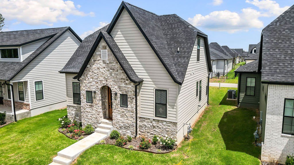 2403 S 31st Street – photo 1