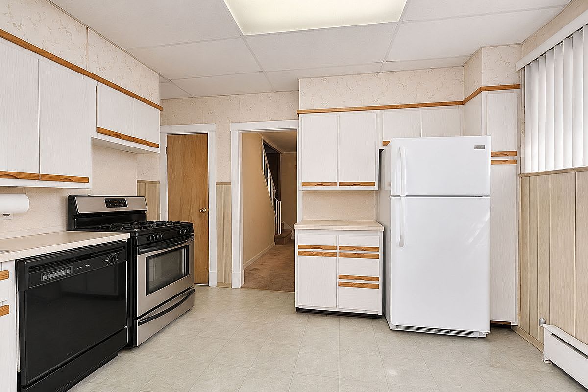 871 50th St – photo 1
