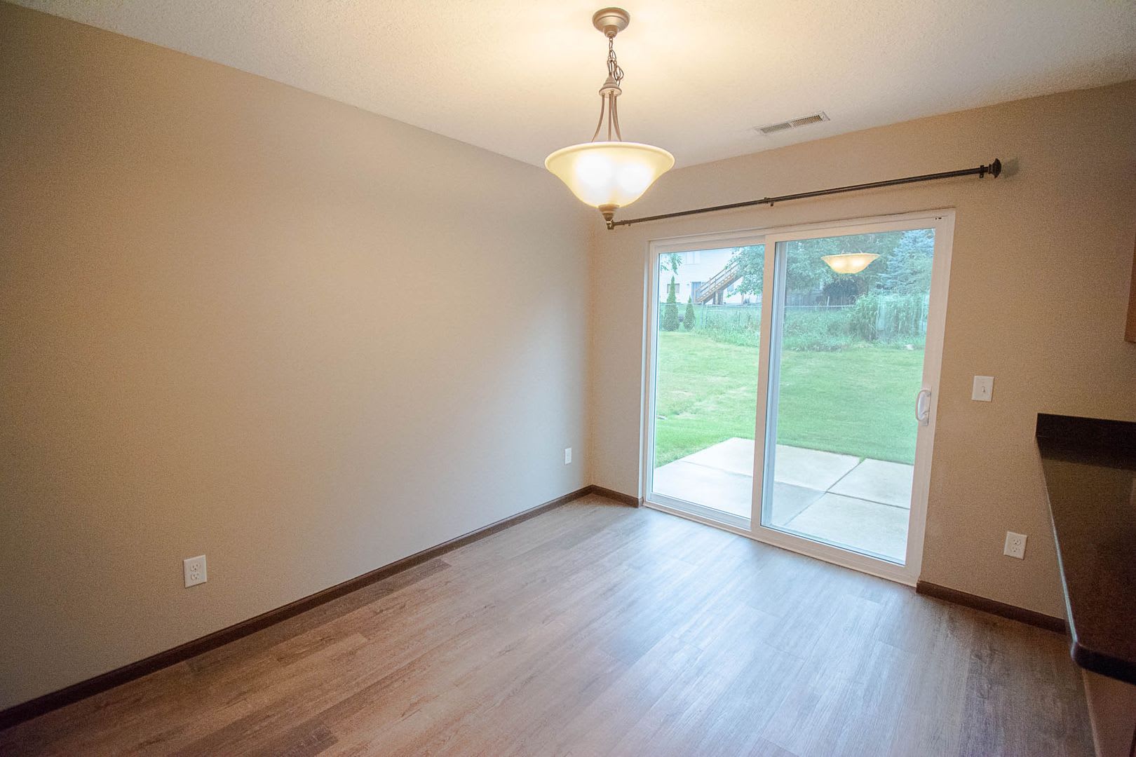 Modern Townhome in a Convenient NW Location – photo 4
